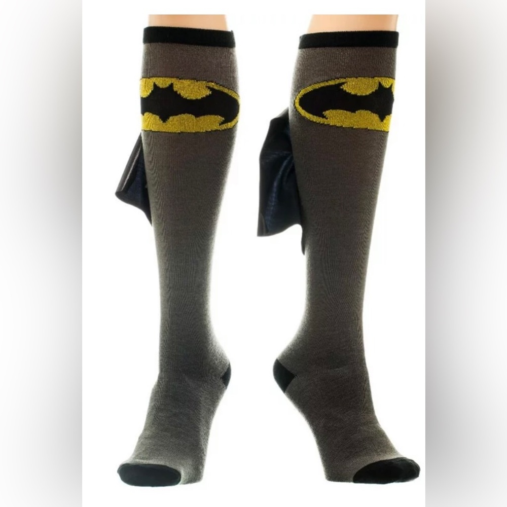 BioWorld | Knee High Batman Socks with Cape - Picture 7 of 8